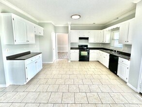 2373 Meadow Ridge Dr in Memphis, TN - Building Photo - Building Photo