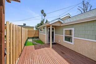 3208 W 80th St in Inglewood, CA - Building Photo