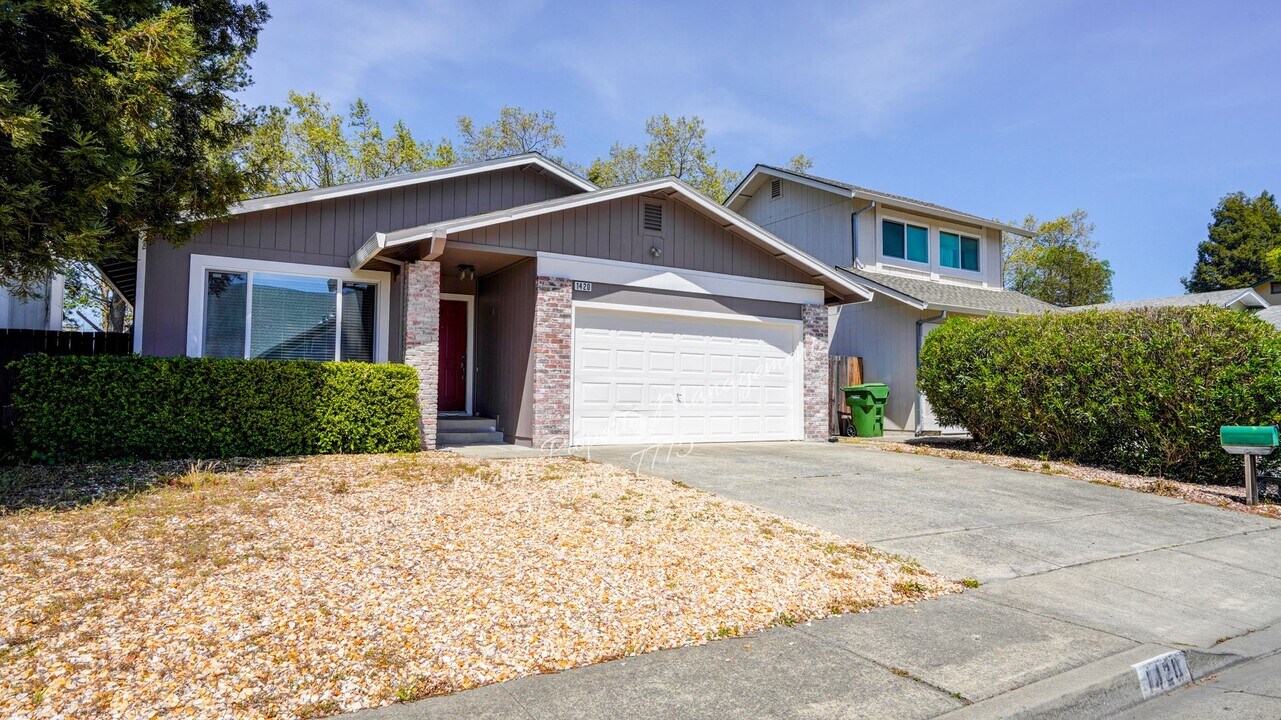 1420 Garrett Ct in Rohnert Park, CA - Building Photo