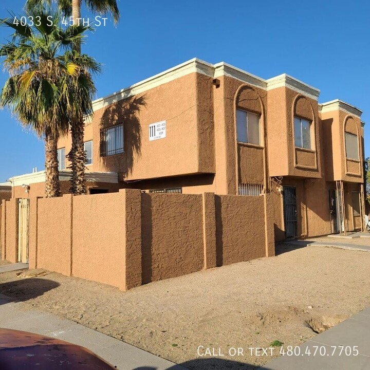 4033 S 45th St in Phoenix, AZ - Building Photo