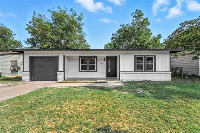 property at 4413 Quails Ln
