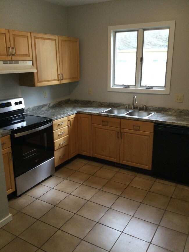 80 N Fulton St in Auburn, NY - Building Photo - Building Photo