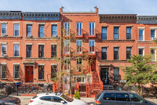694 Degraw St in Brooklyn, NY - Foto de edificio - Building Photo