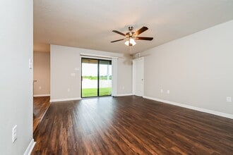 720 Chatham Walk Dr in Ruskin, FL - Foto de edificio - Building Photo