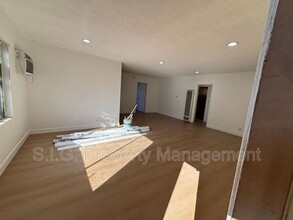 10212 Tujunga Canyon Blvd in Los Angeles, CA - Building Photo - Building Photo