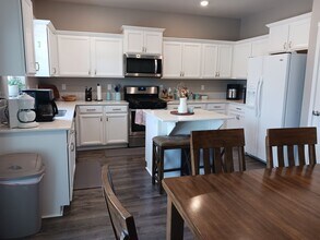 1430 NW Upas Pl in Redmond, OR - Building Photo - Building Photo