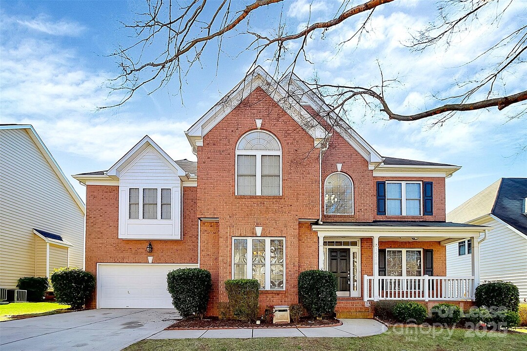 14308 Harvington Dr in Huntersville, NC - Building Photo