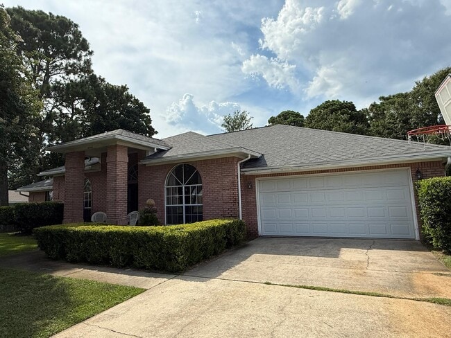 4444 Southminster Cir in Niceville, FL - Building Photo - Building Photo
