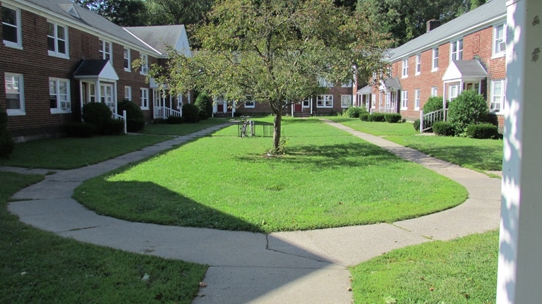 Bloomfield Garden in Rome, NY - Building Photo