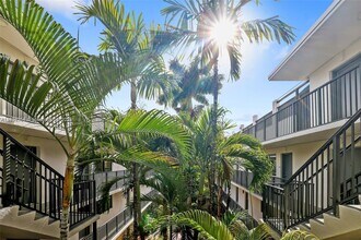 3240 Mary St in Miami, FL - Building Photo - Building Photo