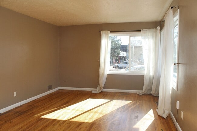 4728 SE 92nd Ave in Portland, OR - Building Photo - Building Photo