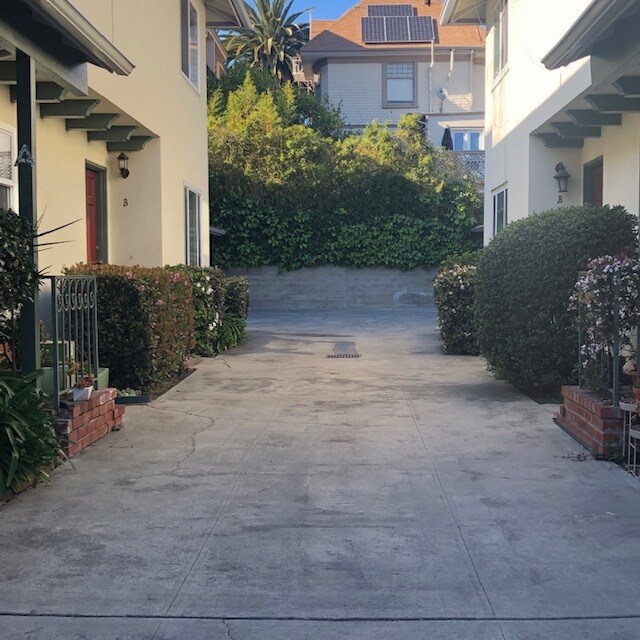 655 Oakland Ave in Oakland, CA - Building Photo - Building Photo