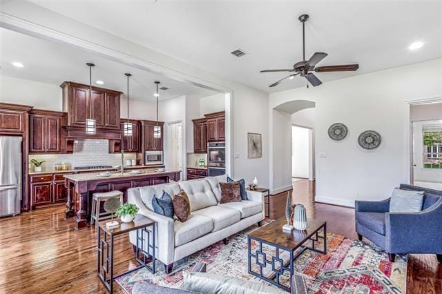 property at 901 Clear Water Dr