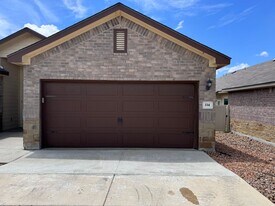 114 Stacy Ln in Canyon Lake, TX - Building Photo