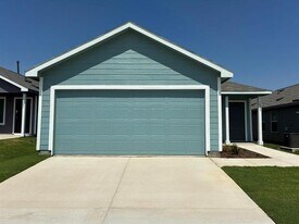 1005 Raintree Rd in Princeton, TX - Building Photo