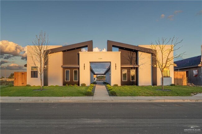 20 N 25th St in McAllen, TX - Building Photo - Building Photo