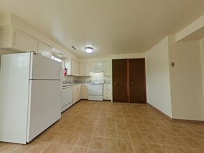 936 21st Ave SW in Albany, OR - Building Photo - Building Photo