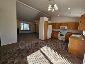 826 N Fox Ridge Rd in Medical Lake, WA - Building Photo - Building Photo