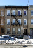 696 Cleveland St Apartments