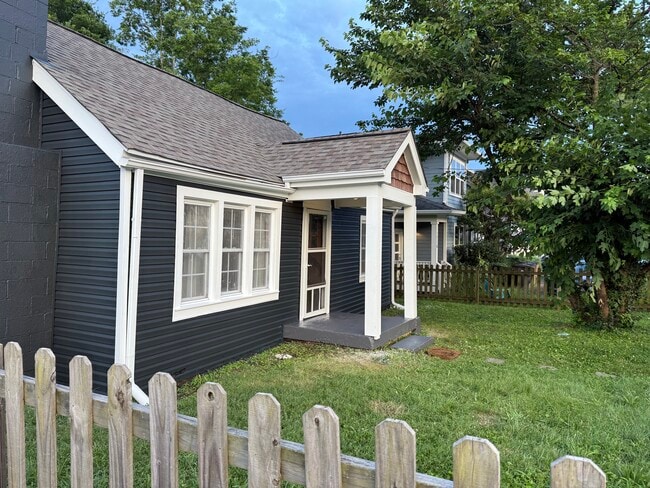 property at 1624 Porter Ave