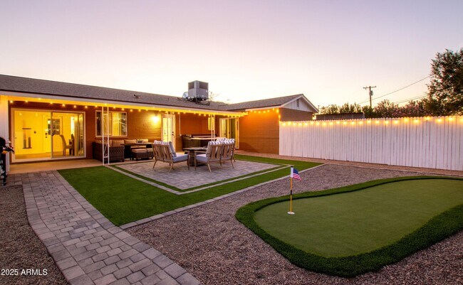property at 7308 E Pierce St