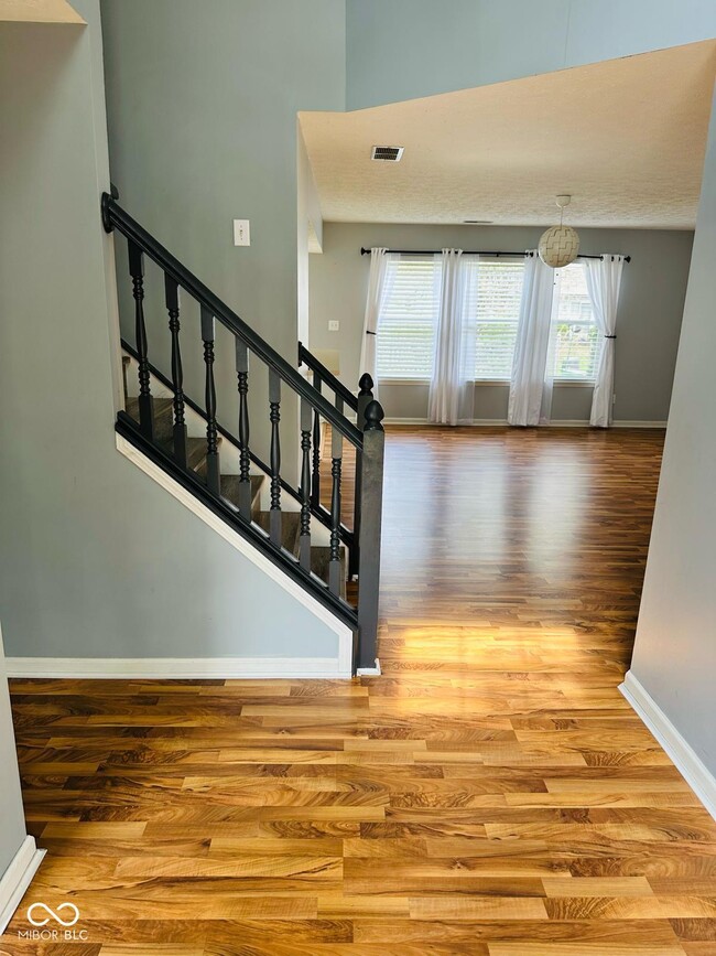 6932 Thousand Oaks Ln in Indianapolis, IN - Building Photo - Building Photo