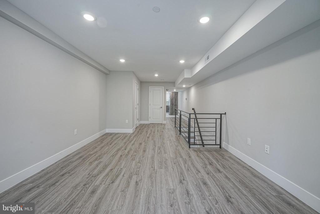 758 N Uber St in Philadelphia, PA - Building Photo