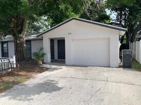 9601 Shalimar Ct in Tampa, FL - Building Photo
