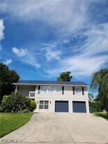 1337 Center Ln in Naples, FL - Building Photo