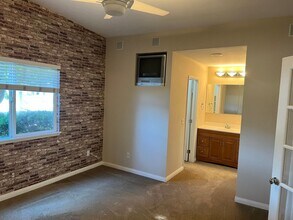 16669 Bernardo Oaks Dr in San Diego, CA - Building Photo - Building Photo