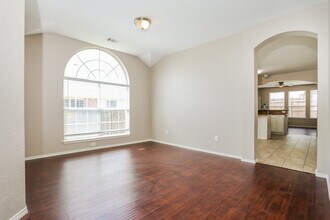 4405 Crystal Ln in Garland, TX - Building Photo - Building Photo