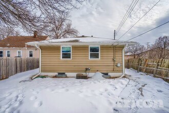 4010 Monroe St NE in Minneapolis, MN - Foto de edificio - Building Photo