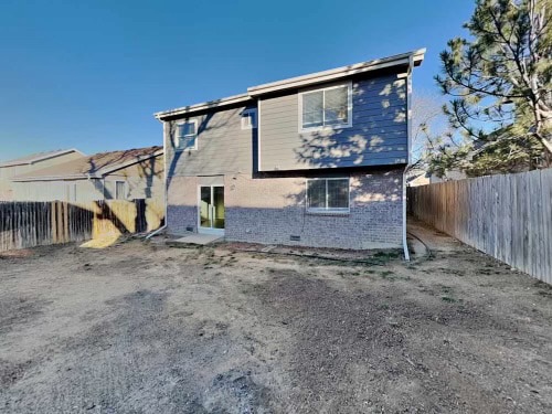 12191 Newport Dr in Brighton, CO - Foto de edificio - Building Photo