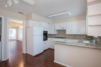 7010 Kingsbury Dr in Dallas, TX - Building Photo - Building Photo