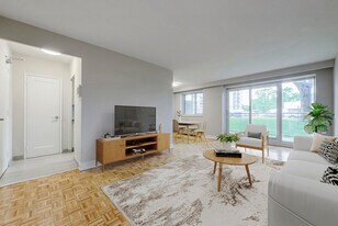 Lakewood Apartments II in Mississauga, ON - Building Photo