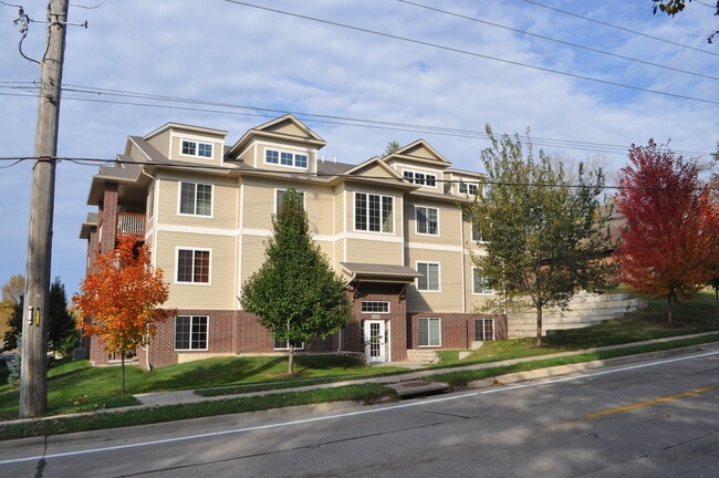 property at 1820 W Benton St
