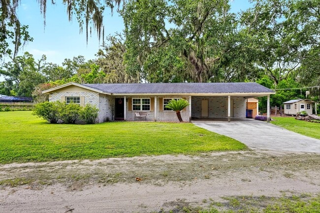 410 Old Mulrennan Rd in Valrico, FL - Building Photo - Building Photo