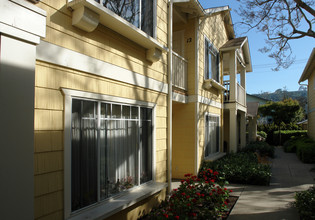 Cottage Gardens Apartments in Santa Barbara, CA - Building Photo - Building Photo