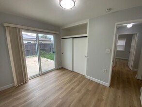 967 4th St in Imperial Beach, CA - Foto de edificio - Building Photo
