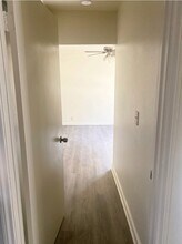 156 1/2 W 57th St in Los Angeles, CA - Building Photo - Building Photo