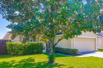 2912 Brittany Bluff Dr in Orange Park, FL - Building Photo - Building Photo