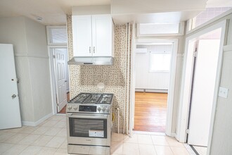 20 Breed St, Unit #1 in Boston, MA - Building Photo - Building Photo