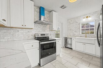 511 Joyce St in Houston, TX - Building Photo - Building Photo