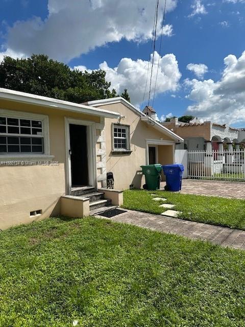 1619 NW 52nd St in Miami, FL - Foto de edificio - Building Photo
