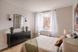 330 Metcalfe in Ottawa, ON - Building Photo - Building Photo