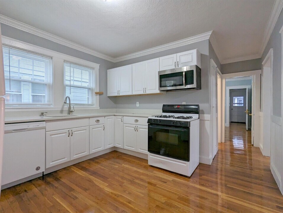 8 Edgar Ct, Unit 2 in Somerville, MA - Foto de edificio