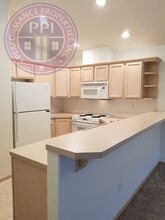 945 SW 24th St in Troutdale, OR - Building Photo - Building Photo