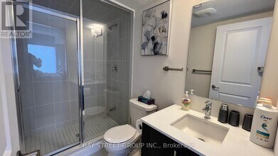 11 Ingersoll Ln in Richmond Hill, ON - Building Photo - Building Photo