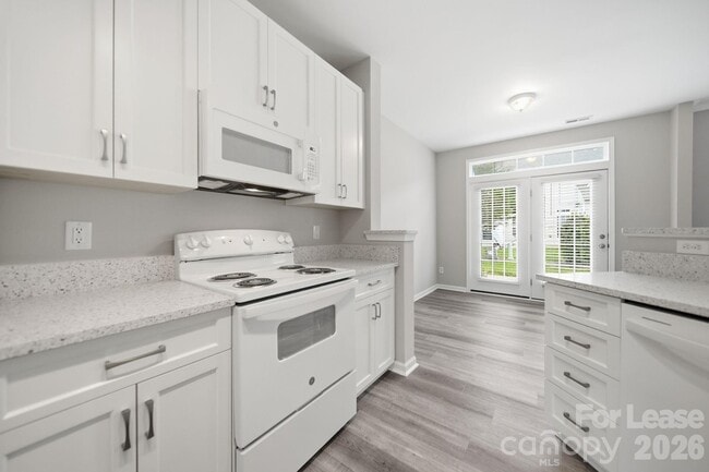 514 Turning Leaf Way in Lake Wylie, SC - Building Photo - Building Photo