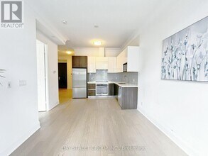 25-225 Water Walk Dr in Markham, ON - Building Photo - Building Photo
